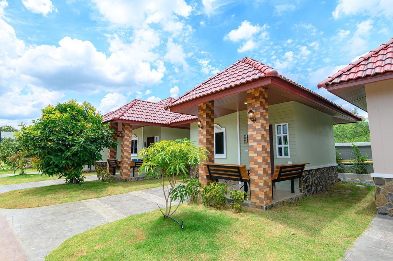 Avarin Resort Pak Chong Екстериор снимка